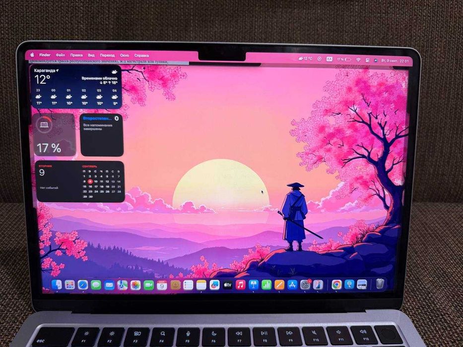 Продам Macbook Air 13 M4 2025, 256/16, небесный цвет
