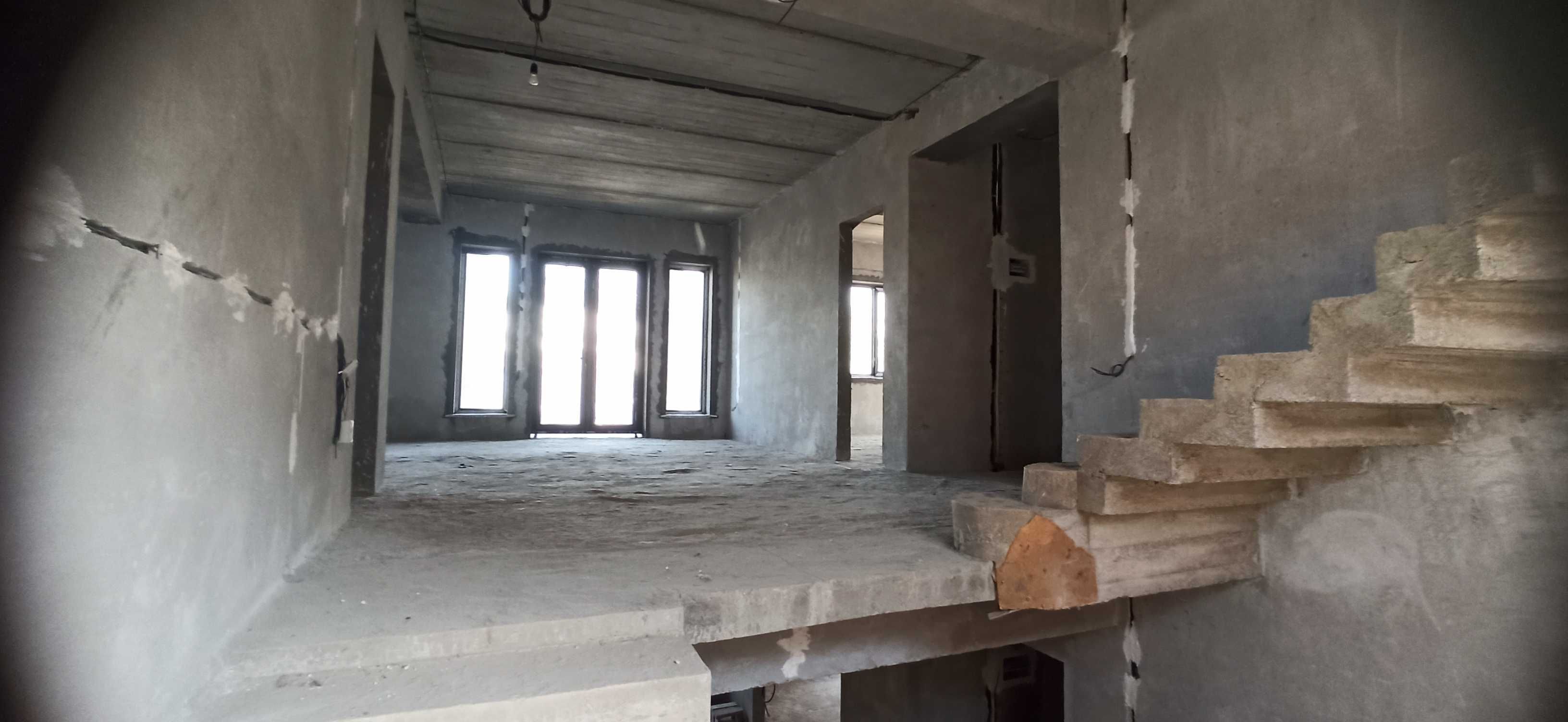Продам (каробка) дом 3 соток на Мирзо Улугбекском районе (Чайхана Сало