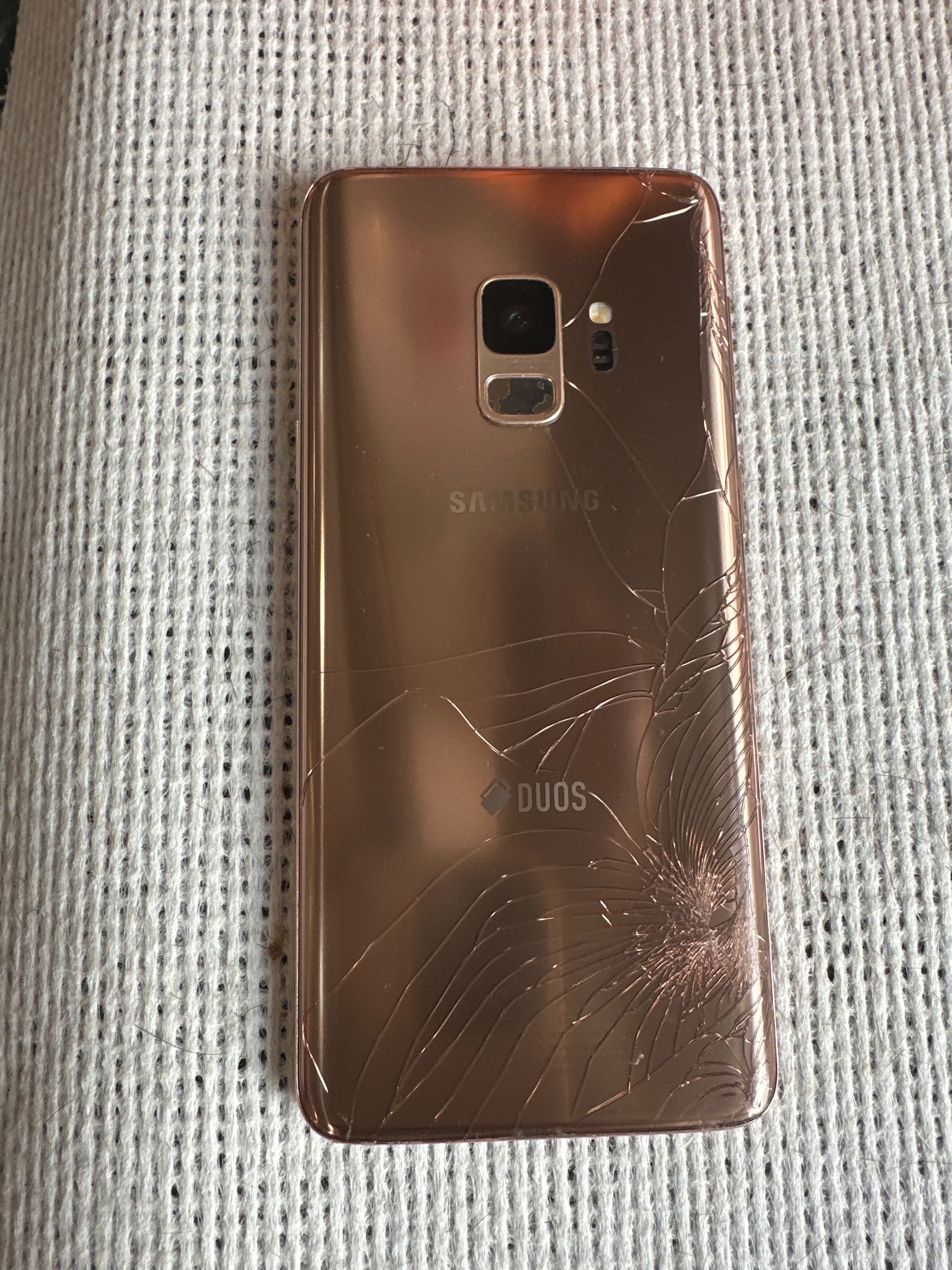 Телефон Samsung S9