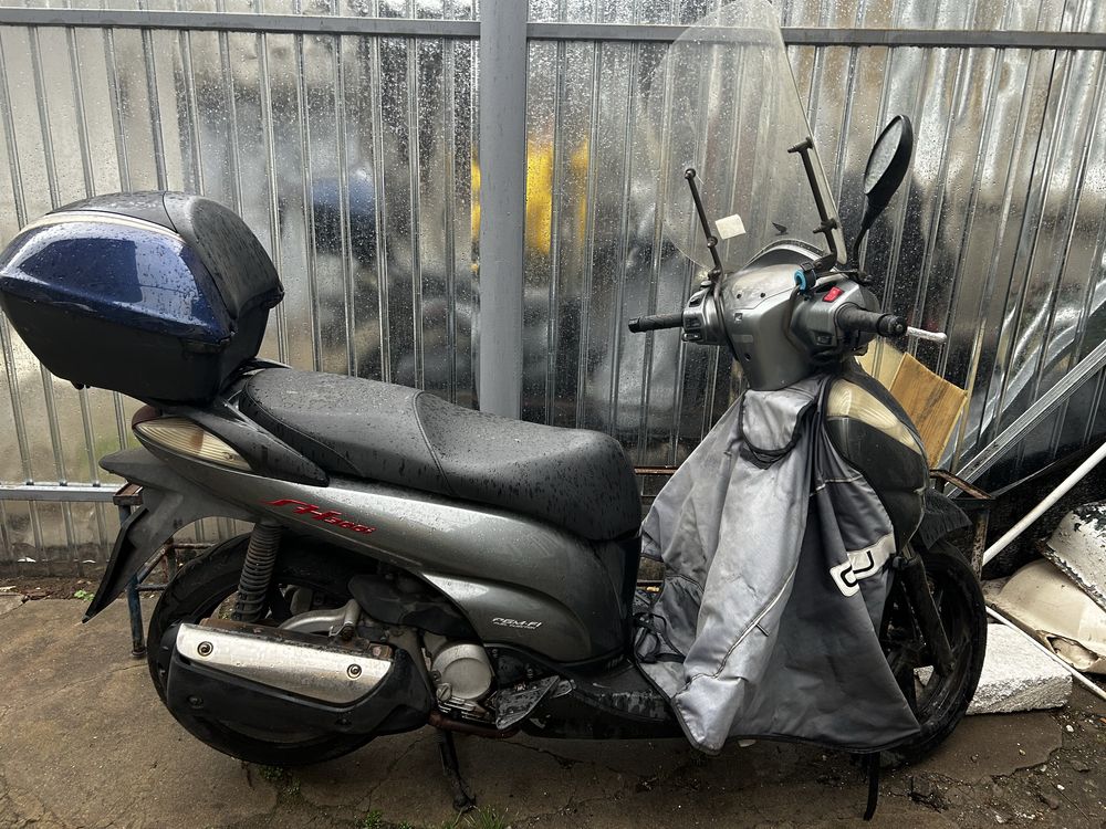 Schimb cu o masina sau vand Honda SH 300i sport