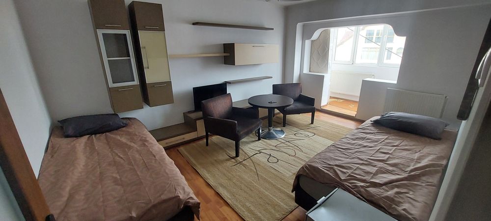 Vand apartament 3 camere decomandat. Schimb cu apartament in Cluj .