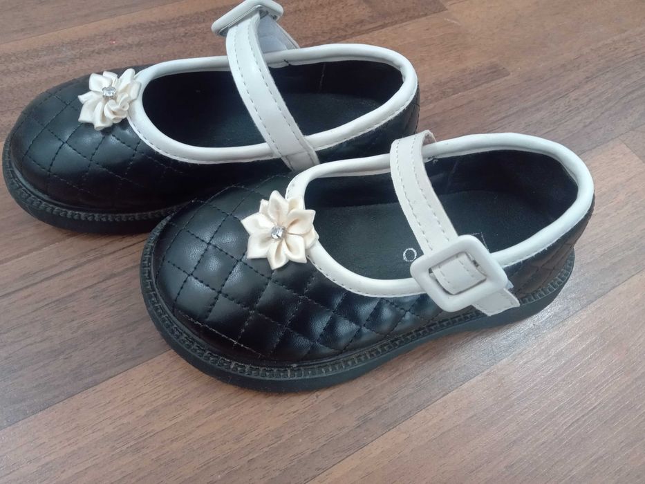 Pantofi fetiță mărimea 25