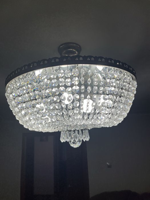 Продается хрустальная люстра