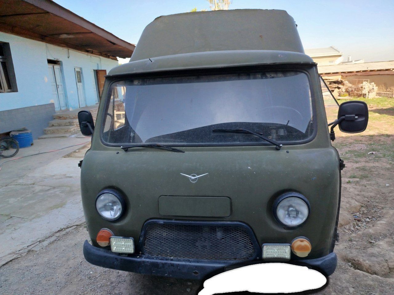 UAZ 1988 sotiladi.