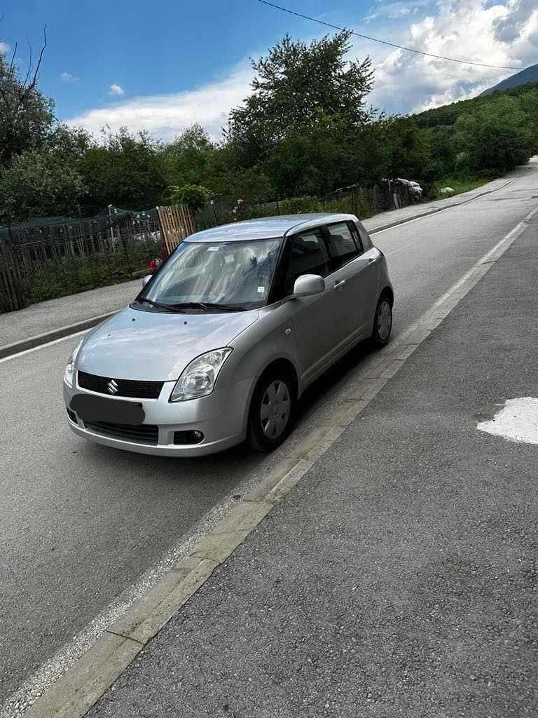 Продавам Suzuki swift