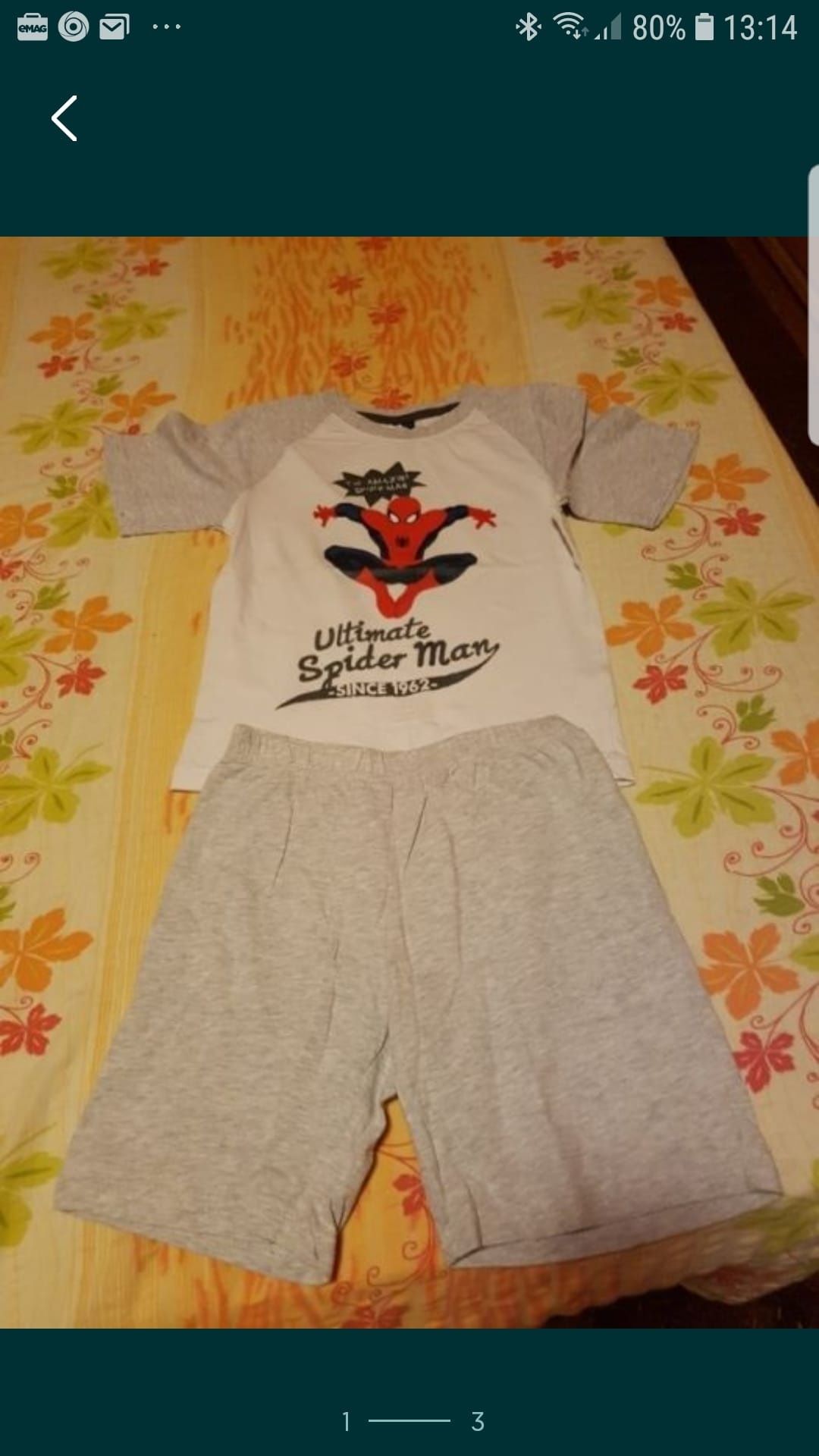 Vând set bluza și pantaloni scurți pentru copii.