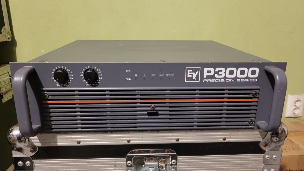 Amplificator Electrovoice P3000