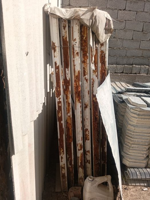 Плачтиковый окна