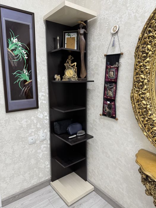 Продаю стенную полку в отличном состояний