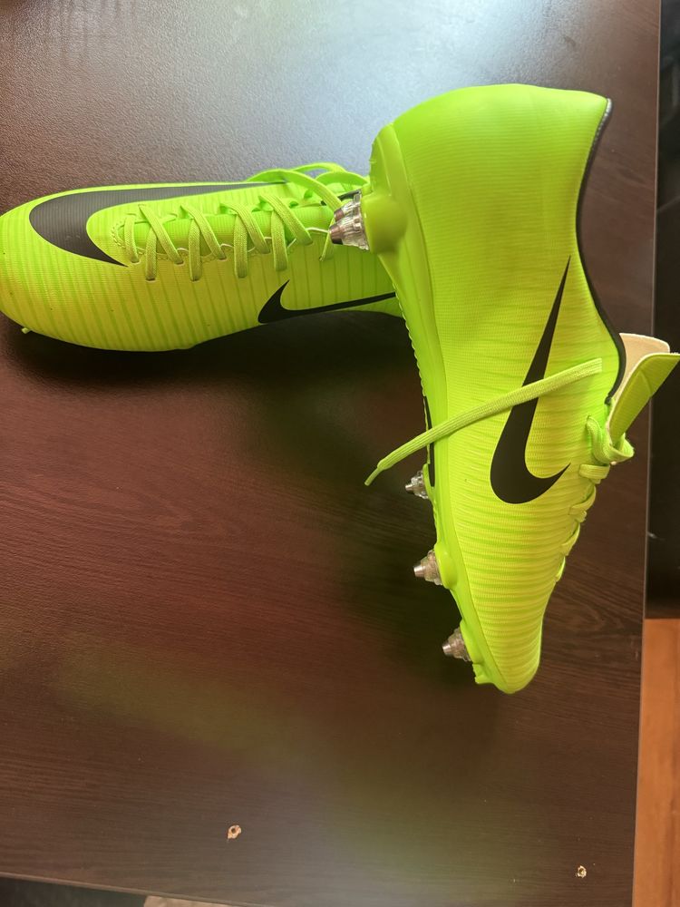 Бутонки Nike Mercurial