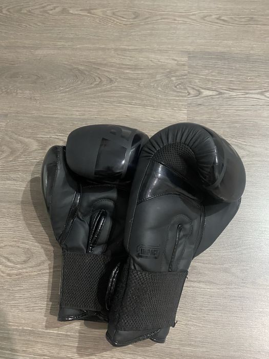 Manusi  kickbox
