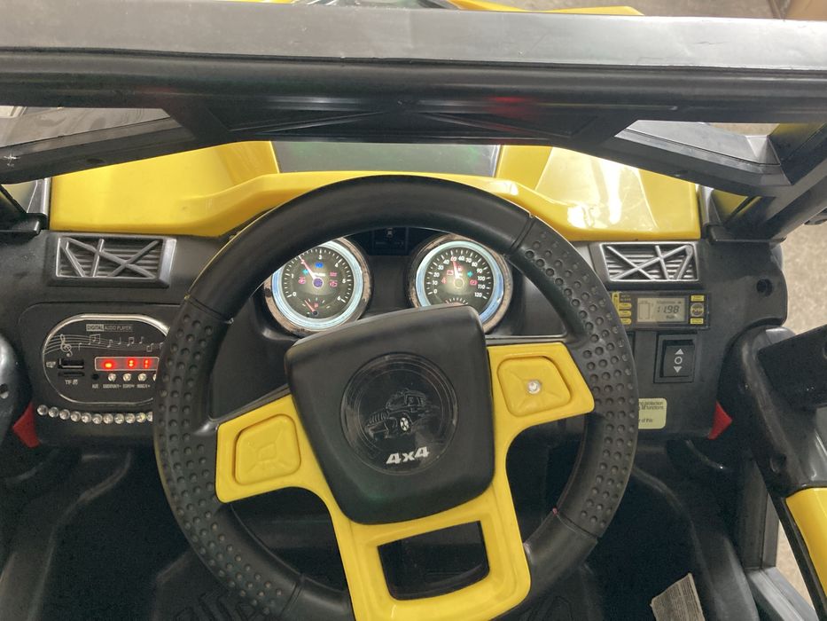 Джип за деца със акомолатори