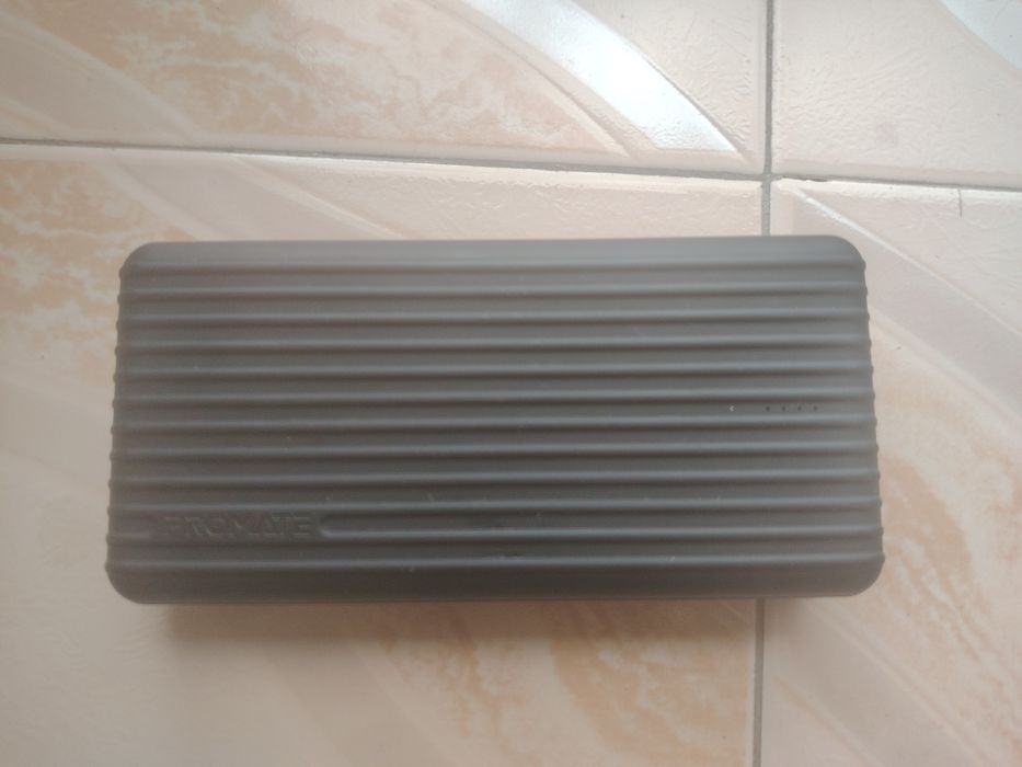 Vând baterie externă folosit de 4x