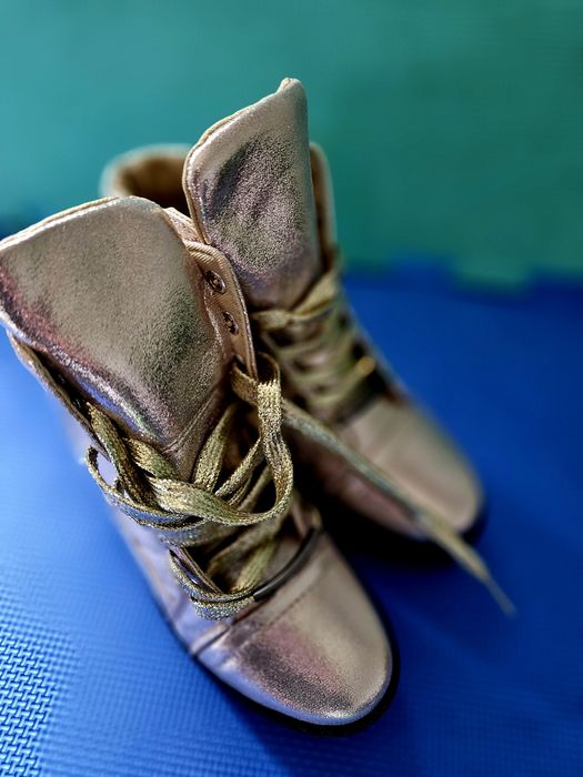 Sneakersi auriu marimea 38