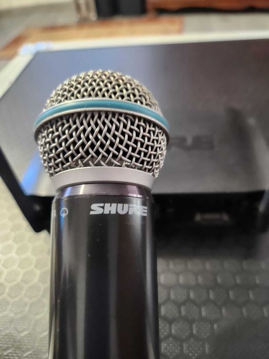 Vând microfon Shure GLX D4 capsulă Beta 58A