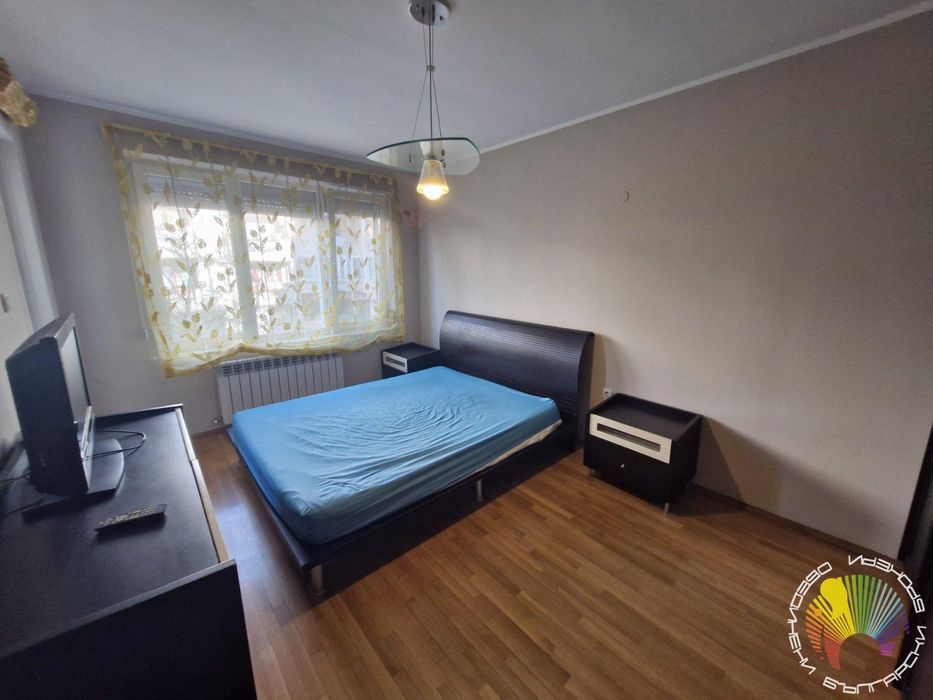 Дава се под наем Тристаен апартамент в Бургас, Център - 110 кв.м за 612 € - Снимка #9