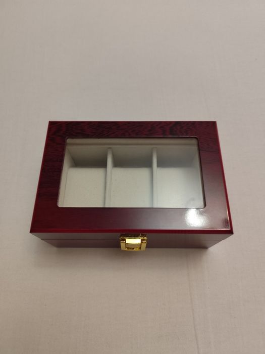 Продам футляр для часов.