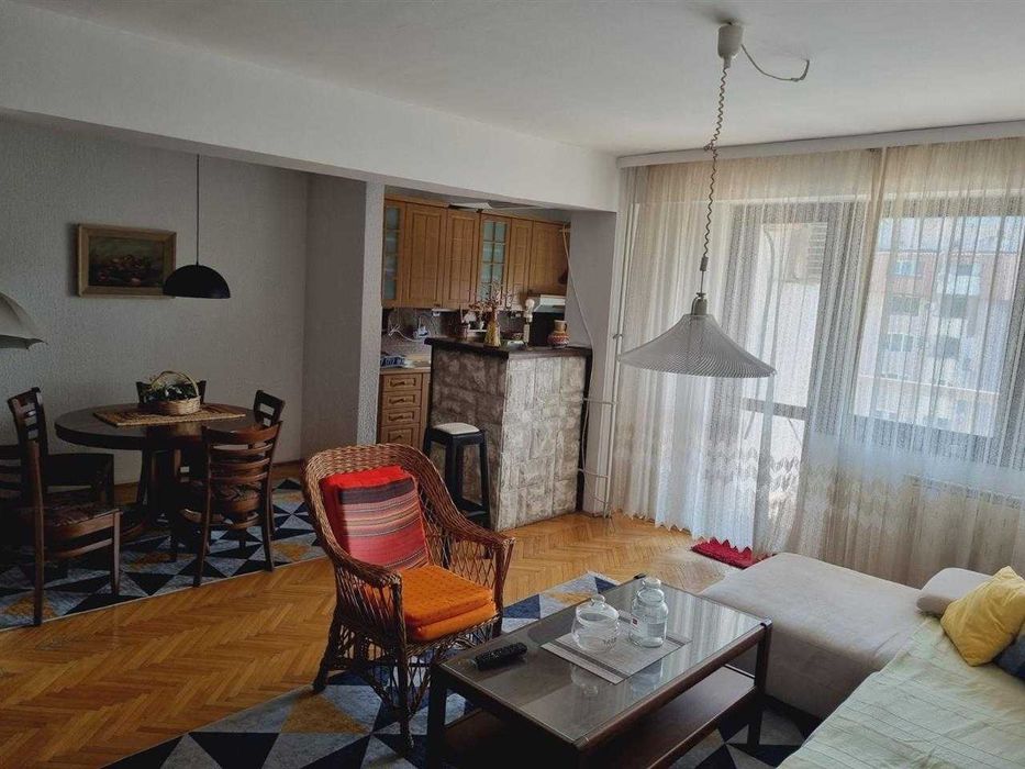 Дава се под наем Двустаен апартамент в Бургас, Зорница - 60 кв.м за 204 € - Снимка #1