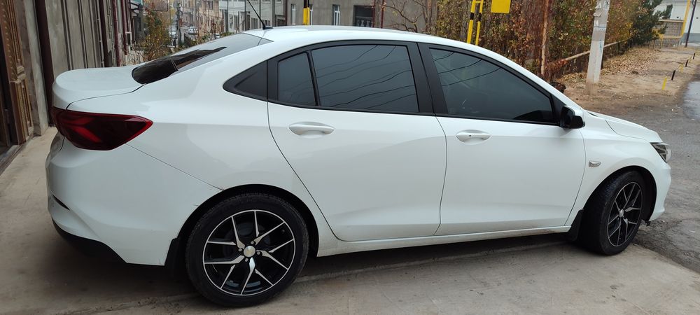 Onix 12500$ насия савдо (аренда) га сотилади