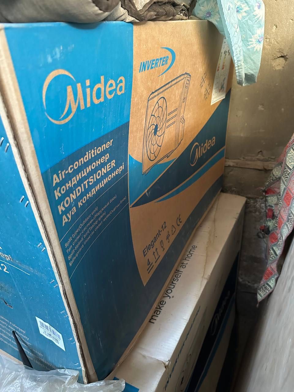 Продам кондиционер Midea BreezeleSS Inverter 12!