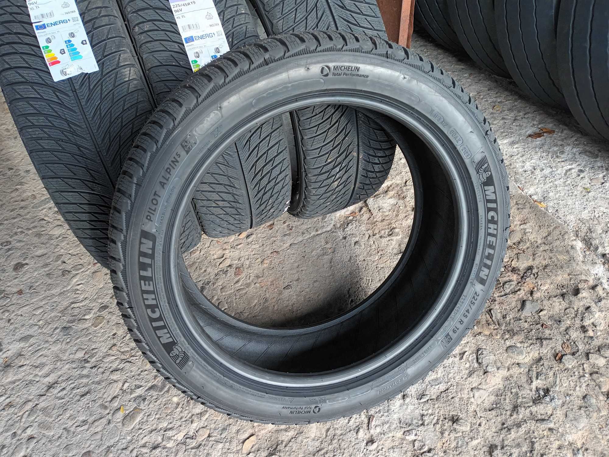 4 Нови зимни гуми 225/45 R19 Michelin Pilot Alpin 5 96V made in France