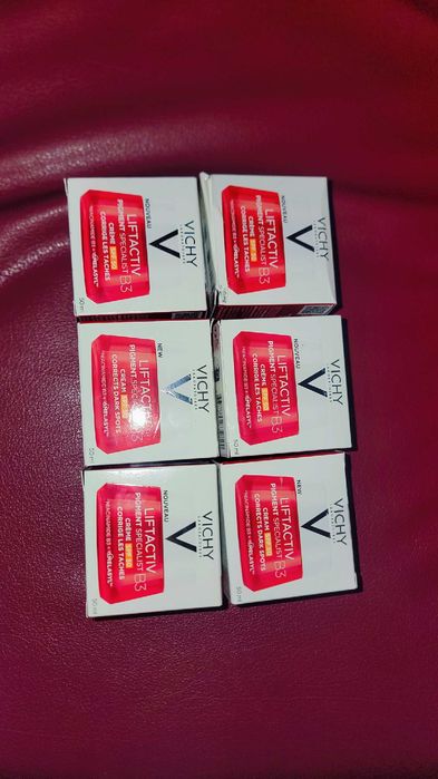 Cremă vichy 
Dark circles in the vicinity of the eyes