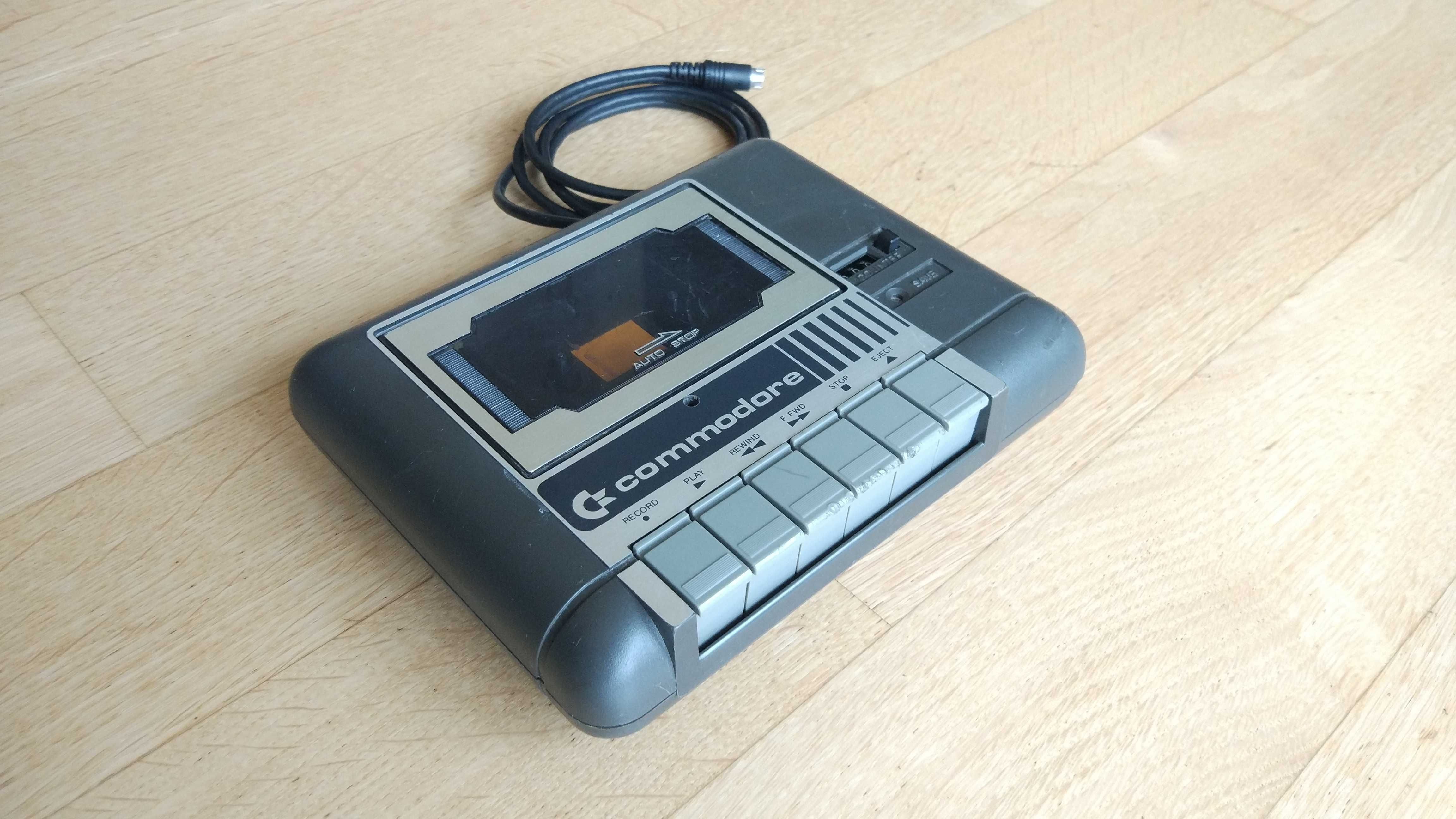 Casetofon Commodore Datassette jd4 0280293 transfer jocuri programe