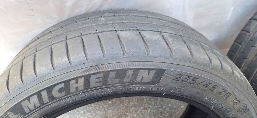 Michelin Pilot Sport 4 18’ 235/45/18 Tesla Model 3