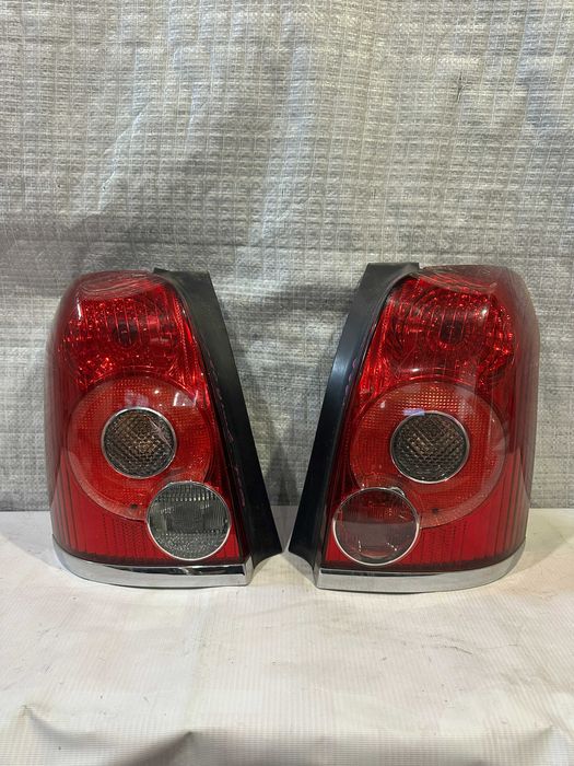 Задние фонари Toyota Avensis 250 универсал. Оригинал из Японии