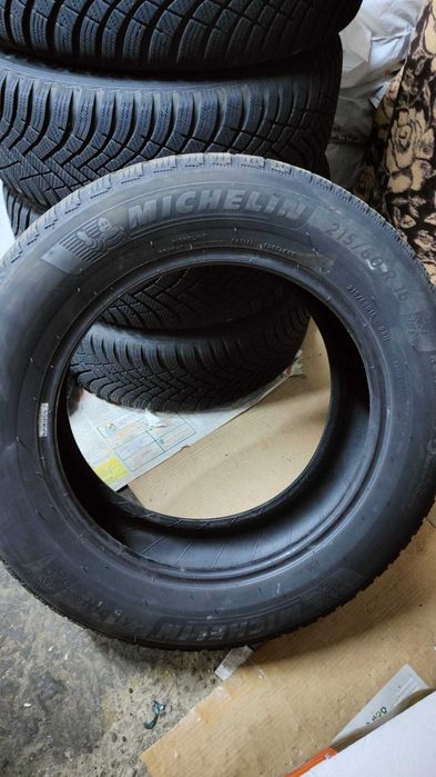 set 2 anvelope de iarna michelin 215/60/R16  dot 2022