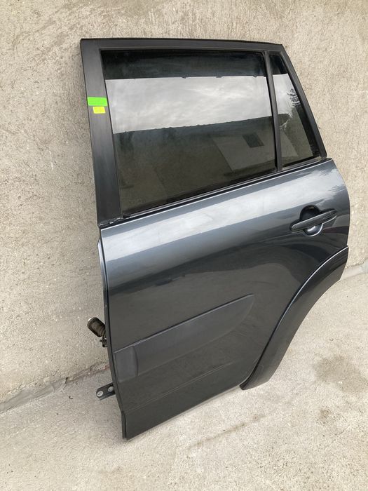 Задна лява врата за тойота рав4/Toyota rav4 06-11г