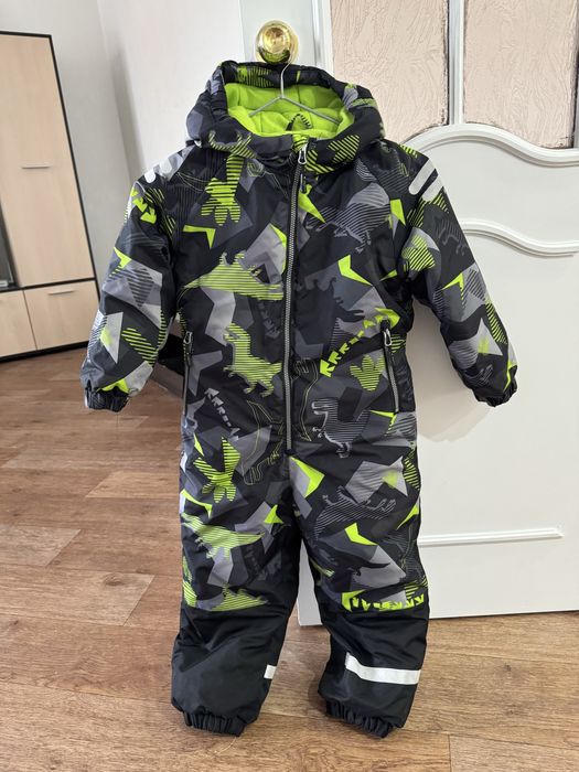 Зимний комбинезон на мальчика 116см