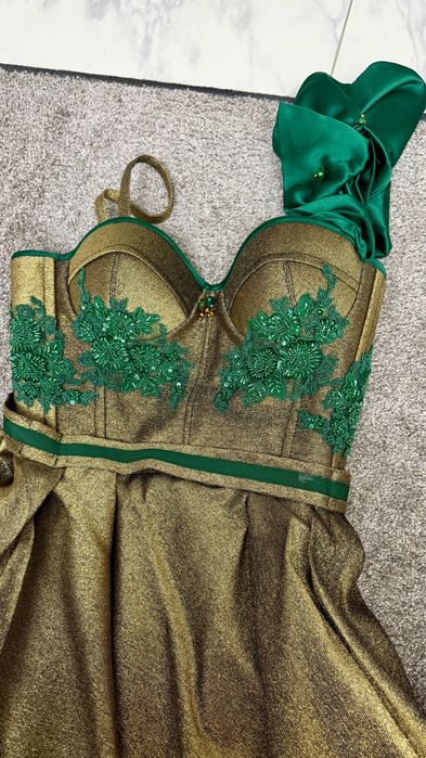 Rochie de nașa,făcută la comandă,M-L ,dar fiind cu corset merge și S