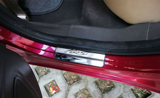 Ornamente / protectii INOX praguri - Ford Fiesta (2009-2017)