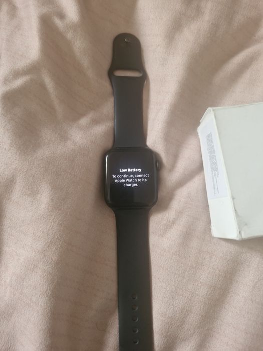 Продам Apple watch SE2