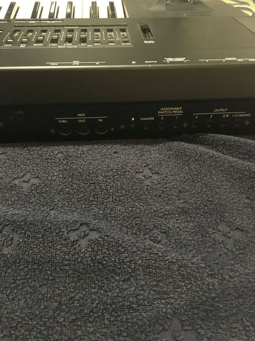 Професионален синтезатор Корг i30