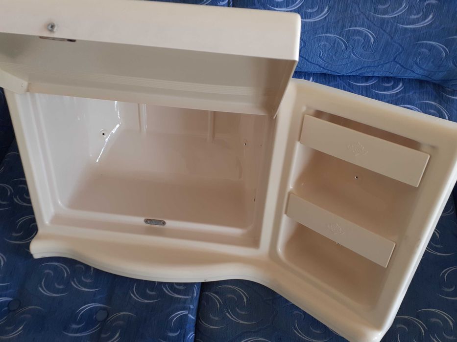 шкаф за баня за каравана,кемпер,къмпинг