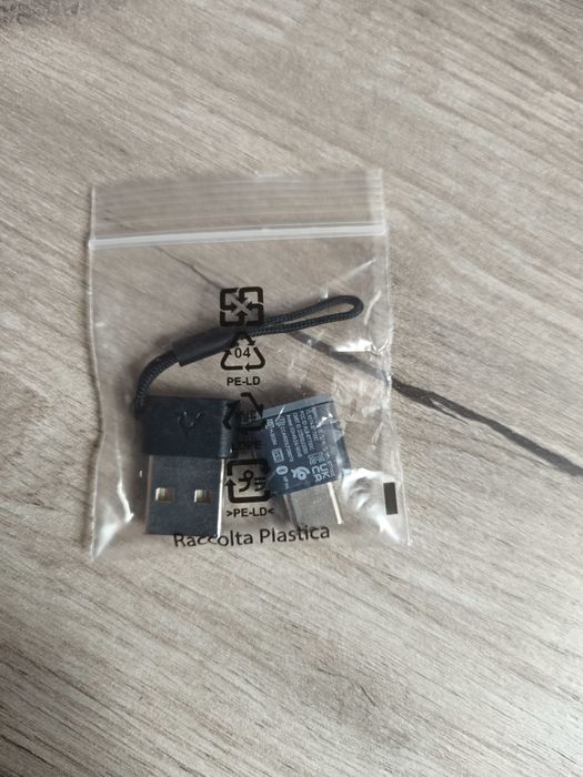 Vand casti bluethoot noi cu cutie