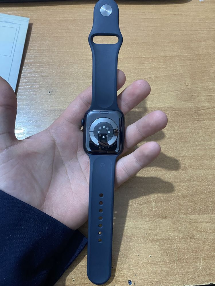 Apple watch series 7  (без царапин,как новый, не зависает, все имеетс