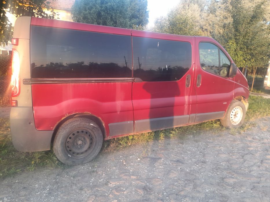 Dezmembrez Opel Vivaro 1,9 ,2.0 2,5..
