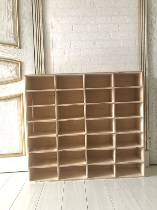Продается стеллаж с 28 ячейками