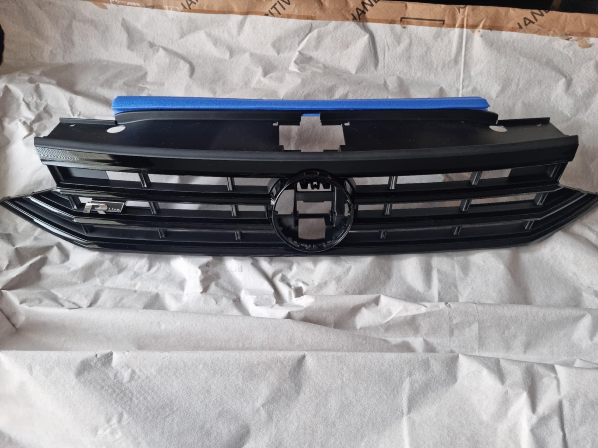 Решетка R line за VW Passat