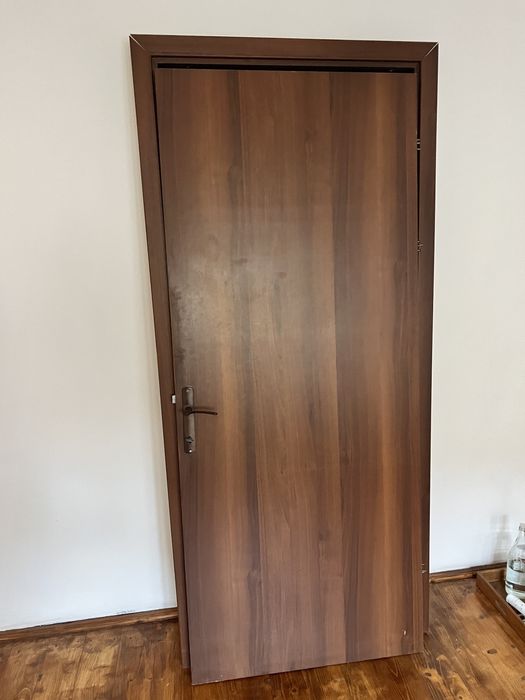 Vand doua usi interior maro