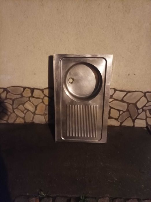 Продавам стандартна мивка алпака в идеално състояние