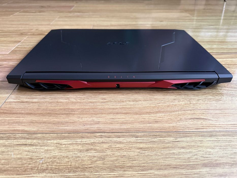 17.3 Nitro`Ryzen 7-5800H/RTX 3080/32GB RAM/1TB SSD/FHD IPS 144Hz