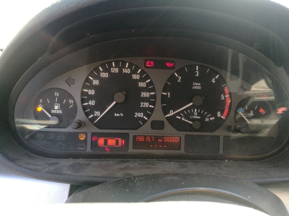 BMW 320D 136 к.с на части