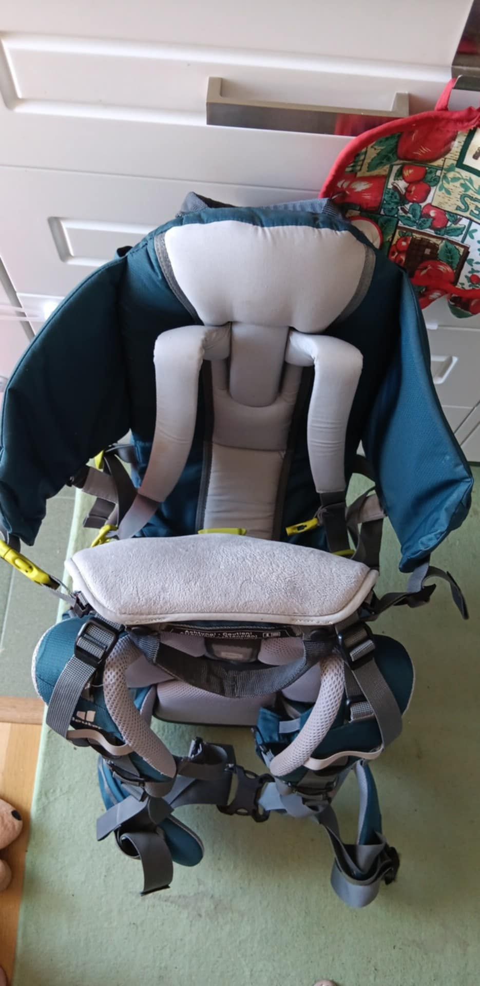 Продавам раница за носене на дете , Deuter kid comfort 1 plus
