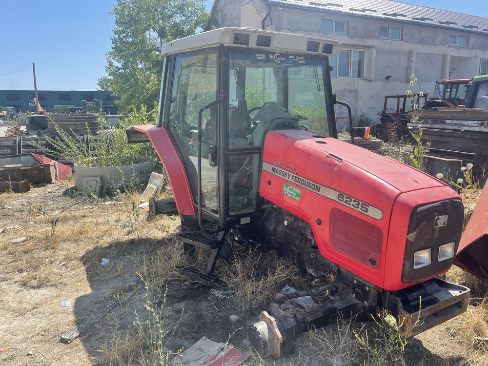 Dezmembrez Massey Ferguson 6235