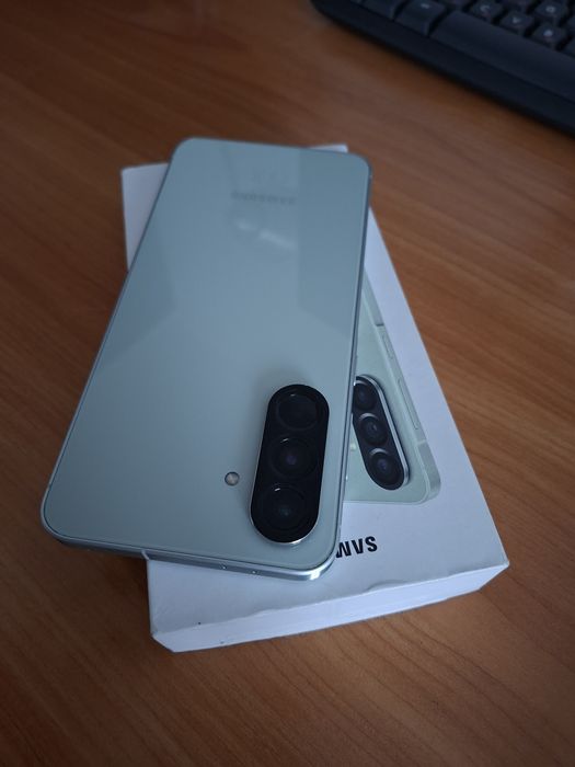 Samsung A56 256GB - перфектно състояние