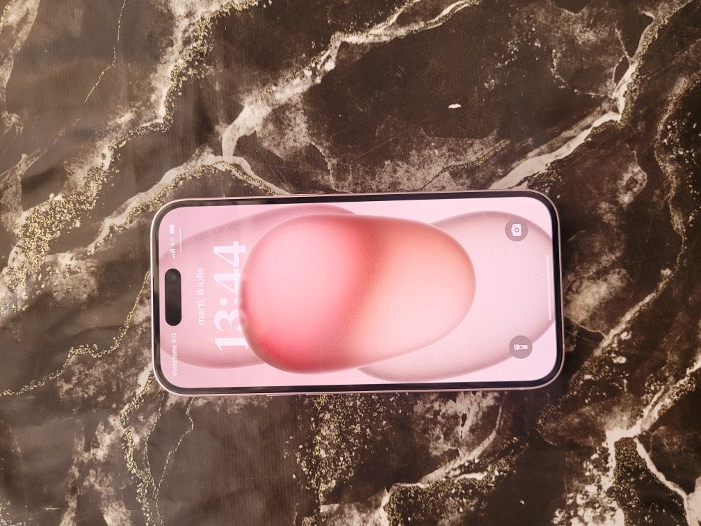 Vând iPhone 15 128 GB